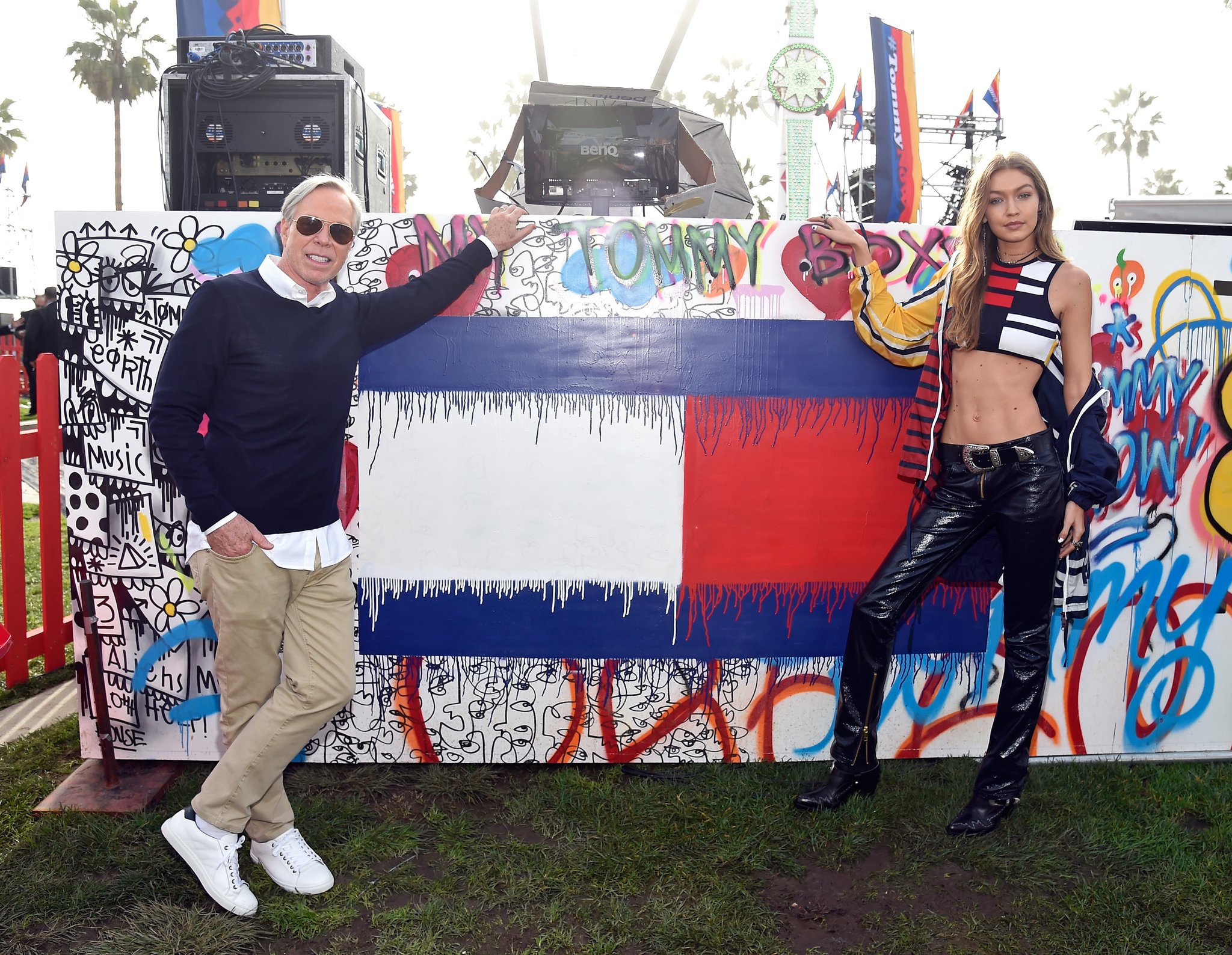 GIGI HADID VE TOMMY HILFIGER İŞBİRLİĞİ PODYUMA DAMGASINI VURDU (16)