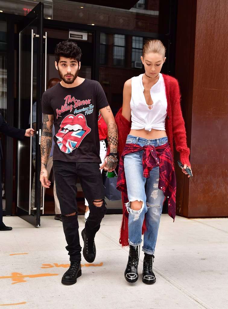 GIGI HADID'DEN KIVRILMIŞ TİŞÖRT İÇİN KOMBİN TAKTİKLERİ (2)