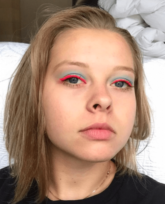 INSTAGRAM'IN YENİ TRENDİ ÇOK YÖNLÜ EYELINER