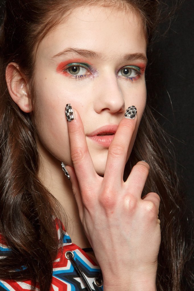 LONDRA MODA HAFTASINDAN TIRNAK TRENDLERİ (9)