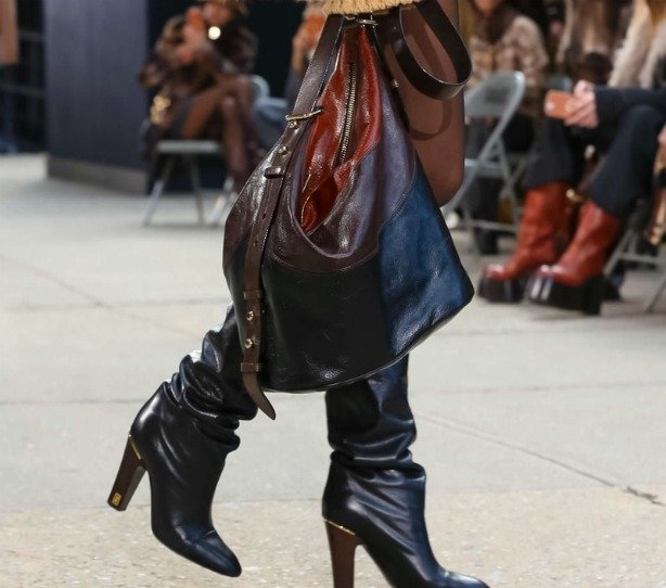 MARC JACOBS DEFİLESİNE DAMGASINI VURAN DETAYLAR 4