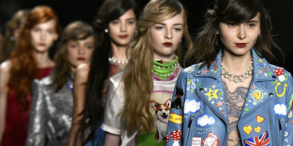 MODA HAFTASINDAN SOKAĞA UYARLAYABİLECEĞİNİZ 7 HAVALI SAÇ MODELİ (1)