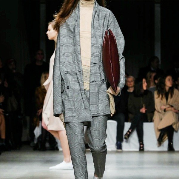 MİLANO MODA HAFTASI'NDA KALBİMİZİ ÇALAN ÇANTALAR reew