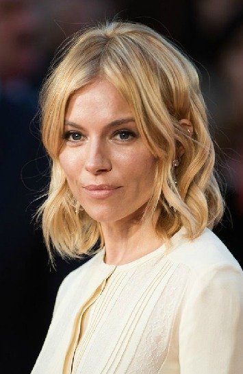 SIENNA MILLER'IN KISKANILAN SAÇLARI nbv