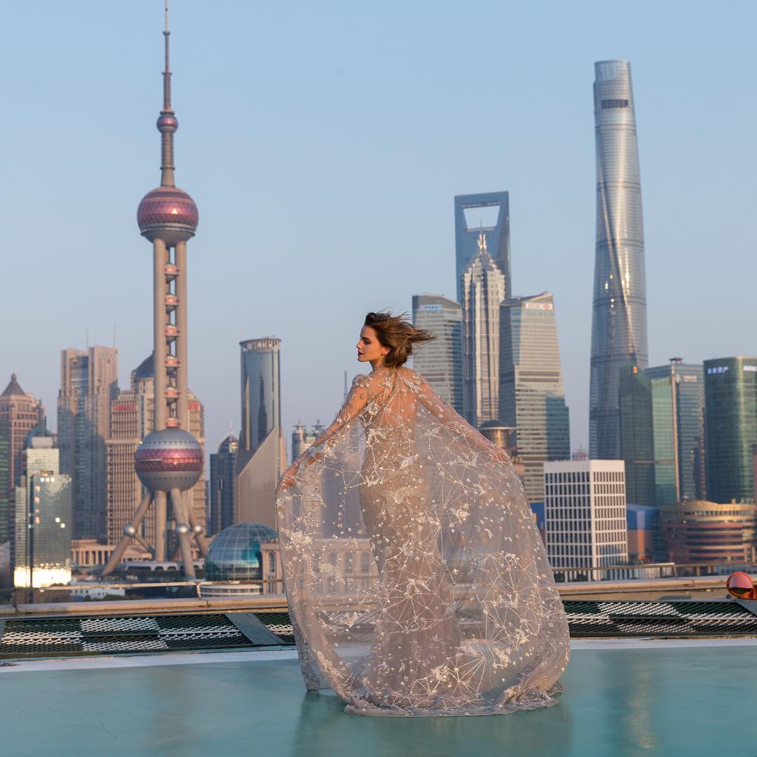 EMMA WATSON'IN ETKİLEYİCİ BEAUTY AND THE BEAST STİLİ_ (1)