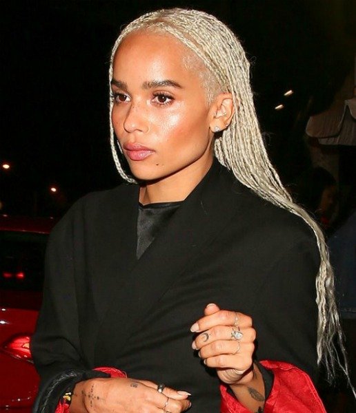 GEÇMİŞTEN GÜNÜMÜZE ZOE KRAVİTZ'İN SAÇ MODELLERİ bg5