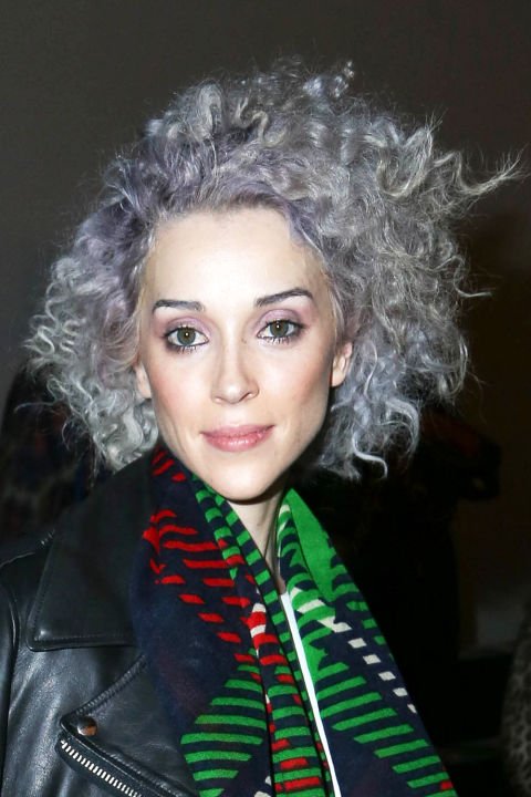 GÜMÜŞ PLATİN SAÇLAR İÇİN İLHAM ALABİLECEĞİNİZ 9 ÜNLÜ İSİM (4)