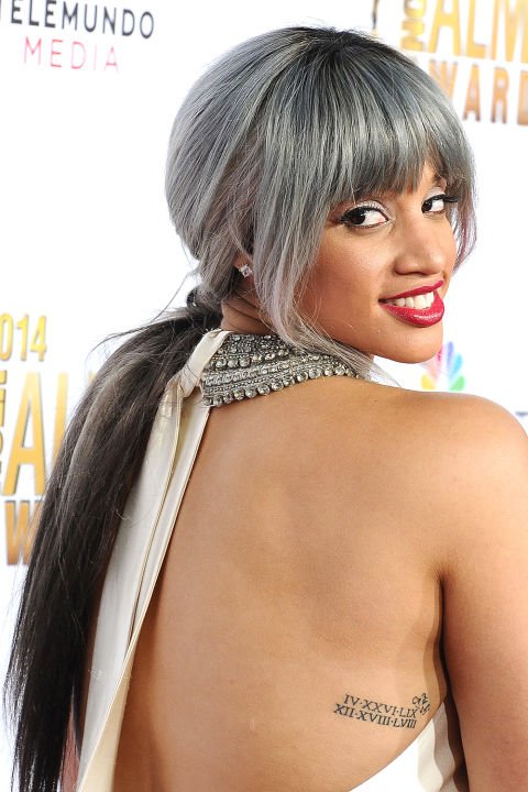 GÜMÜŞ PLATİN SAÇLAR İÇİN İLHAM ALABİLECEĞİNİZ 9 ÜNLÜ İSİM (7)