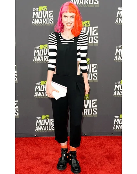 1365993075_hayley-williams-zoom