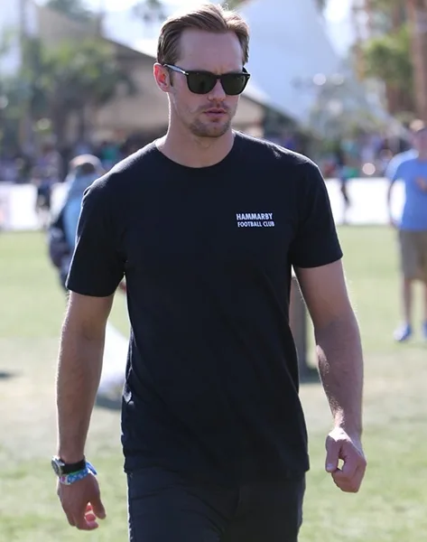 alexander-skarsgard-2013-coachella-valley-music-and-arts-festival-03