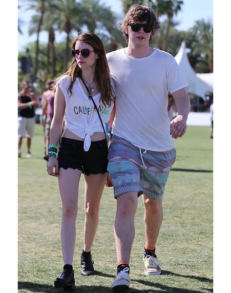 emma-roberts-evan-peters_vogue_15apr13_wenn_b_592x888