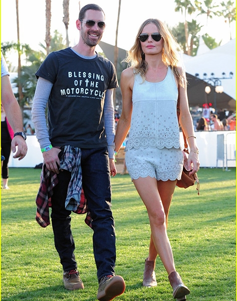 kate-bosworth-michael-polish-coachella-beach-house-couple-06