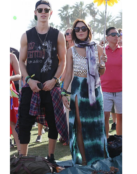 vanessa-hudgens-ou-le-flower-power