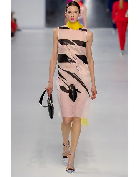 00070h_868715898_north_552x