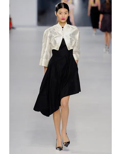 00250h_468169129_north_552x