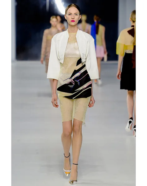 00300h_712914733_north_552x