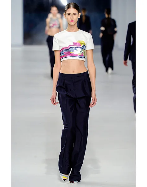 00390h_724085818_north_552x