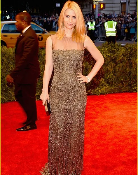 claire-danes-hugh-dancy-met-ball-2013-red-carpet-01