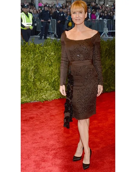 renee-zellweger-met-ball-2013-red-carpet-03