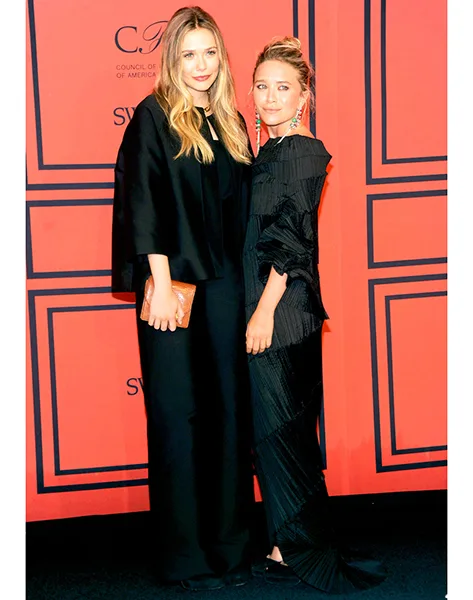 1370353404_elizabeth-mary-kate-olsen-zoom