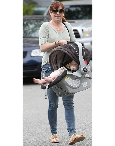 alyson-hannigan-girls-day-out-with-keeva-01