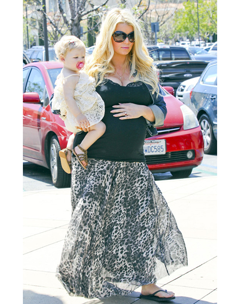 ffn_simpson_jessica_stoianovff_040613_51059857-500x783-1