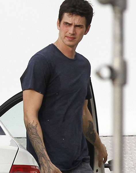 hayden-christensen-black-hair-tattoos-for-american-heist-02