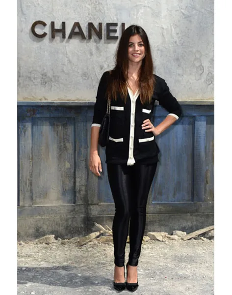 hbz-chanel-hc-front-row-0713-julia-restoin-roitfeld-lgn