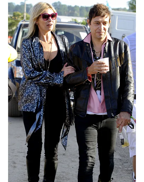 kate-moss-glastonbury-2013-festival-fashion-pictures-01-07-2013-png_095259