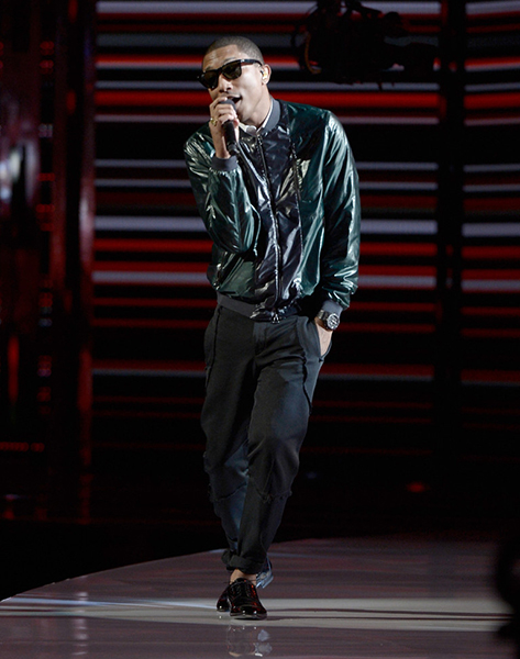 pharrell-williams-wearing-dior-homme-lanvin-2013-bet-awards-6