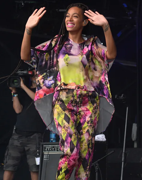 solange-knowles-glastonbury-2013-festival-fashion-pictures-01-07-2013-png_095309