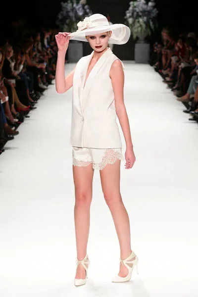 ISTANBUL, TURKEY - OCTOBER 09: A model walks the runway at the Tuvanam show during Mercedes-Benz Fashion Week Istanbul s/s 2014 presented by American Express on October 9, 2013 in Istanbul, Turkey. (Photo by Vittorio Zunino Celotto/Getty Images for IMG)