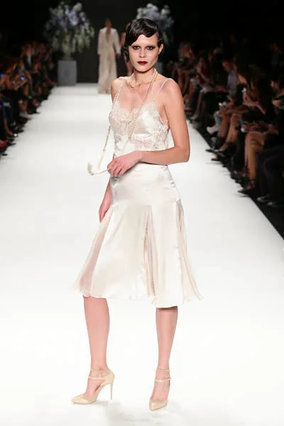 ISTANBUL, TURKEY - OCTOBER 09: A model walks the runway at the Tuvanam show during Mercedes-Benz Fashion Week Istanbul s/s 2014 presented by American Express on October 9, 2013 in Istanbul, Turkey. (Photo by Vittorio Zunino Celotto/Getty Images for IMG)