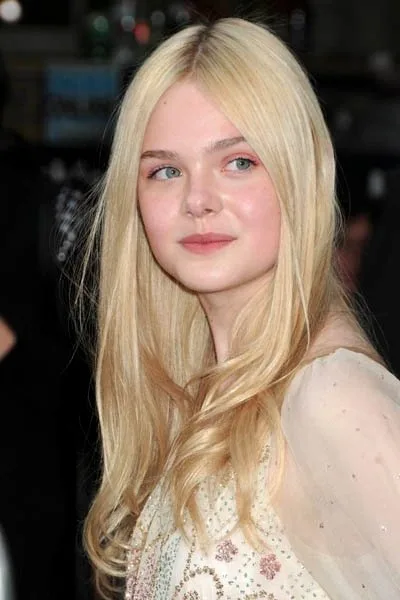 elle-fanning-super-premiere-67102346