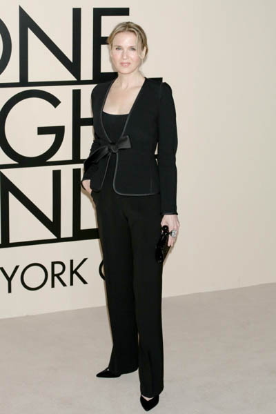 renee-zellweger-giorgio-armani-one-night-only-nyc-600x899