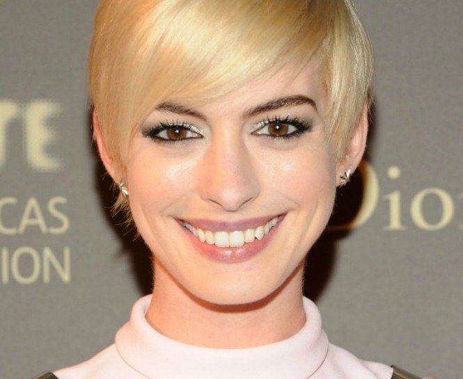 SARI SAÇLI OLMADAN ÖNCE İKİ KERE DÜŞÜNMESİ GEREKEN ÜNLÜLER