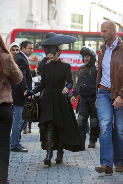 ladygagaladygagaleaveslondonhotelhos33emaenkl