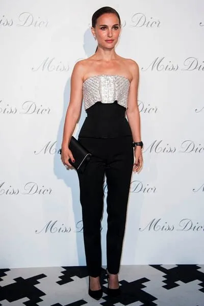 natalie-portman-in-christian-dior-couture-miss-dior-paris-exhibition-preview
