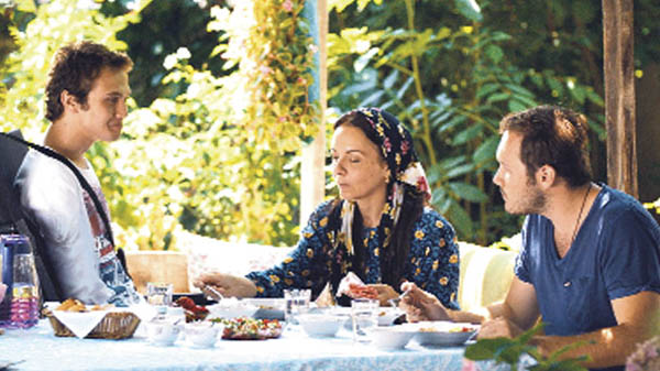 tamam-miyiz-yine-aglatiyor-3817656