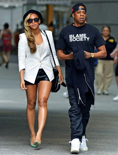 51118788 Couple Beyonce and Jay-Z out on a movie date to watch 'Iron Man 3' in Battery Park in New York City, New York on June 2, 2013 FameFlynet, Inc - Beverly Hills, CA, USA - +1 (818) 307-4813