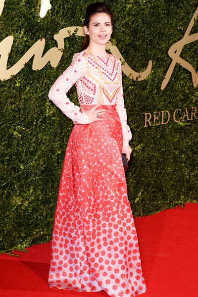 hayley-atwell-bfa-vogue-2dec13-rex_b_592x888