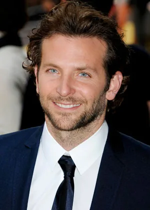 GÜNÜN YAKIŞIKLISI: BRADLEY COOPER