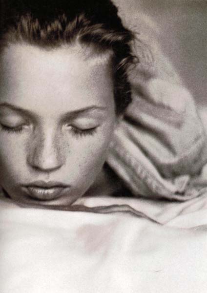 80s-90s-supermodelsphotographer160-mario-testinomodel160-kate-moss