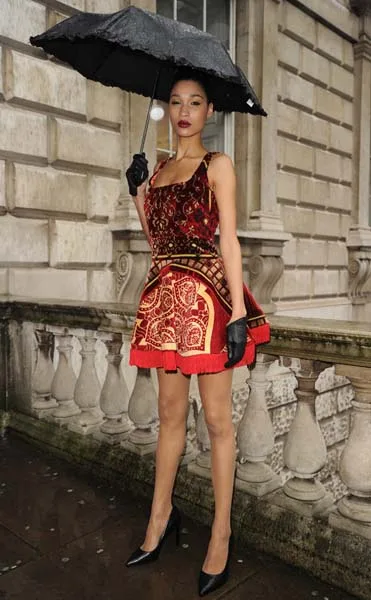 rs_634x1024-140214114348-634-london-fashion-week-street-style-ls_-21414