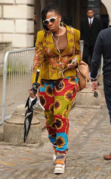 rs_634x1024-140214121919-634-27-london-fashion-week-street-style-ls-21414