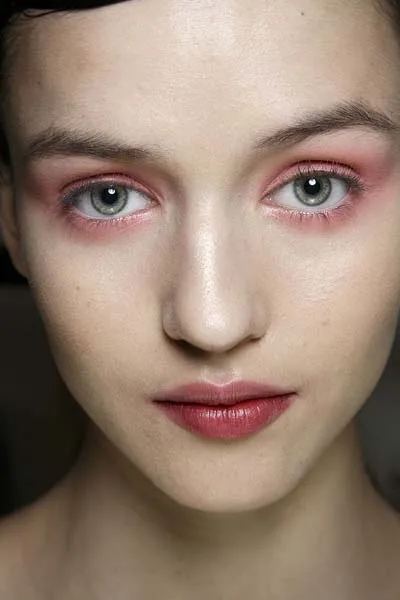 shades-pink-makeup-jonathan-saunders