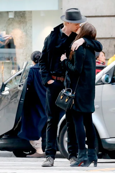 elizabeth-olsen-boyd-holdbrook-10