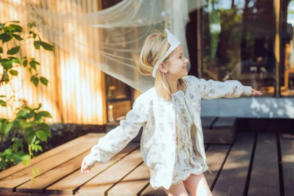 nPaade_Mode_ss2014_foto_Aiga_Redmane_BOMBERJACKETFLOWEQUEEN53