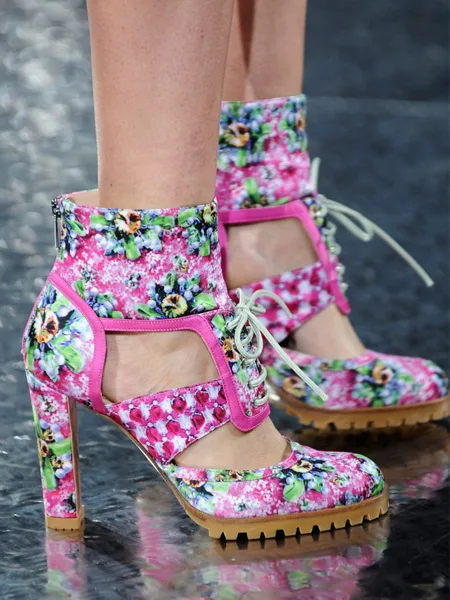 SAHİP OLMANIZ GEREKEN 6 AYAKKABI MODELİ