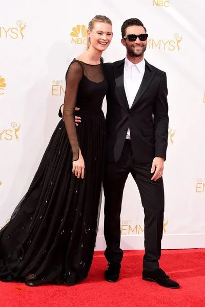 Adam-Levine-Behati-Prinsloo